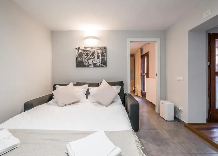 Lägenhet Al Mulein - 2 Passi Dal Centro Con Parcheggio