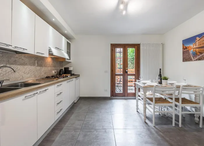 Lägenhet Al Mulein - 2 Passi Dal Centro Con Parcheggio Modena